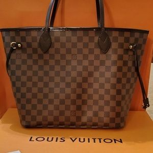 Louis Vuitton MM Neverfull